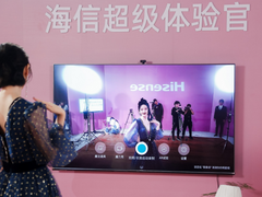 2449万网友在线打CALL 唐艺昕海信直播大赞黑科技