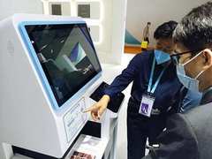 进博会看柯尼卡美能达 - 德凡医疗报告的自助打印体验