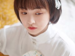 索尼微单Alpha 7R IV拍摄室内古风元气少女