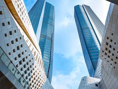 不平凡的2020出的那支20mm：索尼SEL20F18G