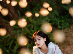 扑面而来的青春 索尼微单镜头下的00后美少女