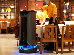 普渡餐饮机器人在巴奴大展身手，强势助力新餐饮