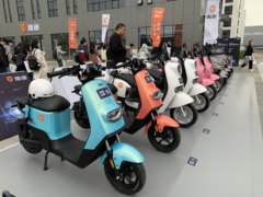 搭载TTFAR 8级增程系统，雅迪冠能2.0系列新品动力里程再突破