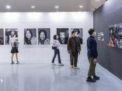 人气爆棚的顶级影像展里，竟藏着这些国际大师的手机创作