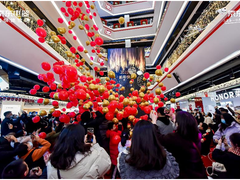 京东超体喜剧之夜爆笑来袭 热闹氛围引爆山城跨年夜