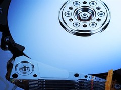 东芝宣布新技术 机械硬盘有望再次突破极限 单盘达30TB