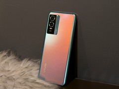 能满足不同用户的需求，千元水桶机vivo Y76s惊喜体验