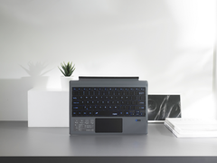Surface Pro专属，有背光  雷柏XK200S RGB背光蓝牙键盘（SF版）图赏
