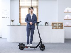 打造酷炫潮玩骑行新体验，荣耀亲选电动滑板车正式发布，售价2299元