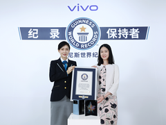 吉尼斯世界纪录再被vivo X Fold打破，弯折记录实现30万次