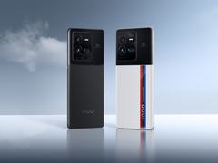 骁龙8+旗舰双芯3699起售 iQOO 10系列正式发布