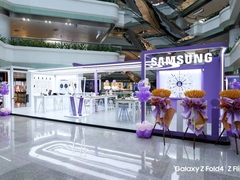 零距离体验折叠屏新品 三星Galaxy折叠屏新品快闪体验店空降广州天河城