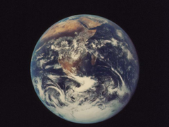 《流浪地球2》“数字生命”最后一秒拯救人类，现实中AI也正在“长出”灵魂