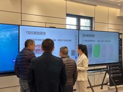 海信225英寸“三联屏”产品亮相引关注！海信智慧教育产品品鉴会武汉站收官