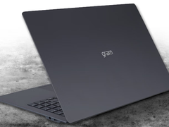 鲜花“混搭”电脑惊喜又实用 母亲节礼物来京东挑对的