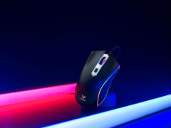 中大手型趴握，经典三色，雷柏V28S幻彩RGB游戏鼠标视频