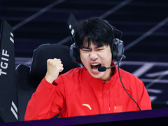 中国代表队成功摘得亚运会电竞项目历史上的首枚金牌，iQOO 11S为比赛顺利进行保驾护航