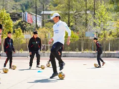 为爱助力!海信冰箱·雨辰助学“爱心足球进校园”温暖开启