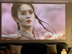 激光投影仪亮度排行榜最新版！当贝X5 Ultra白天客厅随便看！