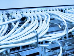 数据中心布线管理：最大限度提高效率和性能