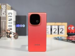 iQOO Z10 Turbo Pro 图赏：旗舰设计 轻薄手感
