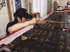 在修复台与剪辑室之间：闪迪创作者系列铭刻古书画重生轨迹