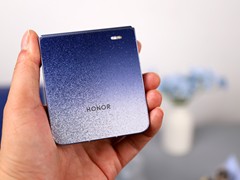 荣耀Magic V Flip2 高定款图赏：颜值出挑，超美小折叠超时尚