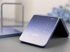 荣耀Magic V Flip2 高定款评测：2亿像素自拍封神，5500mAh 电池用到爽！