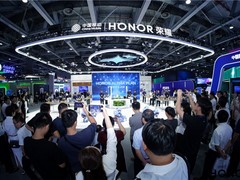 移路有AI 荣耀亮相2025移动合作伙伴大会 5G手机订货量排名第一