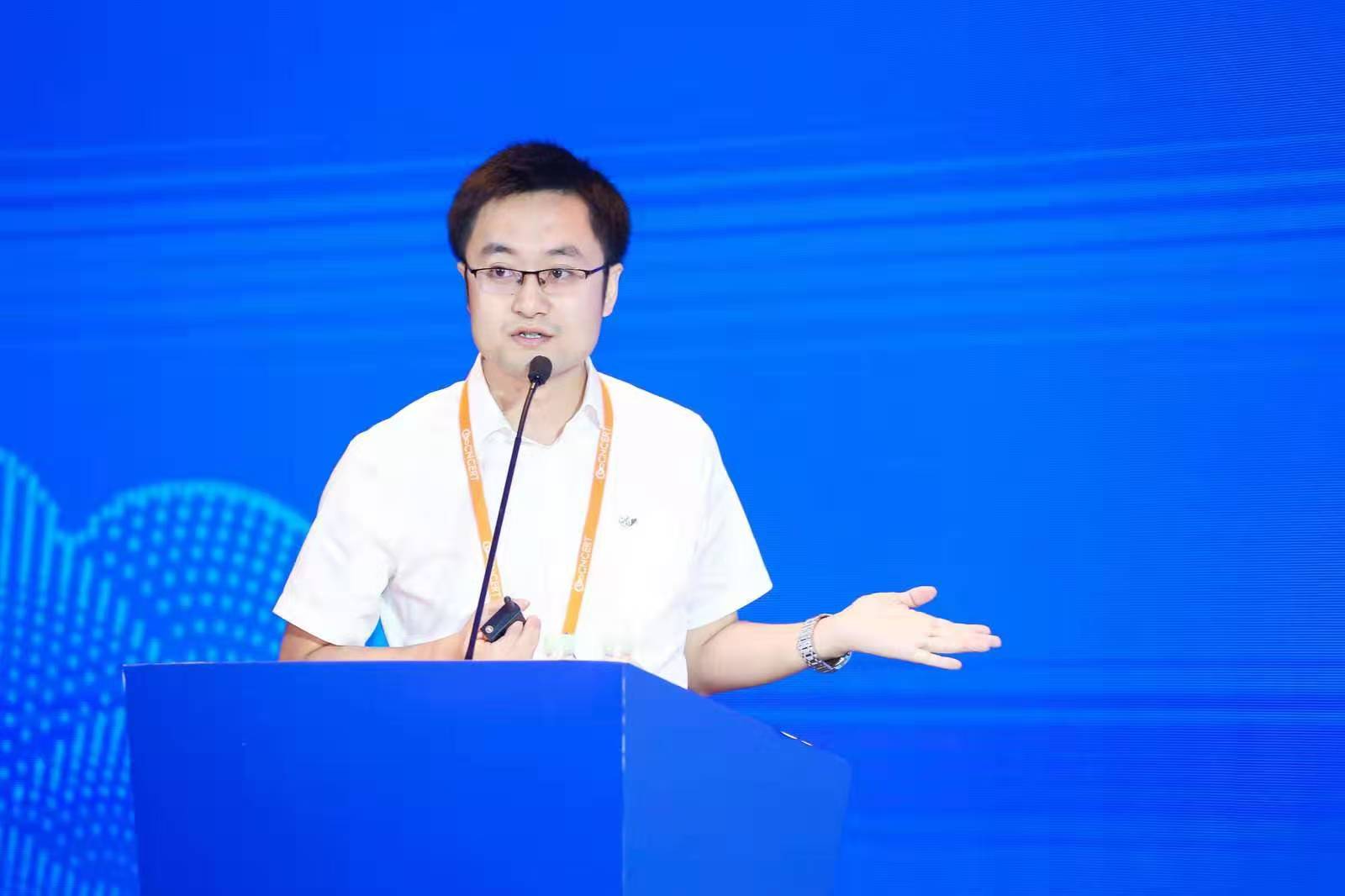 AI重构安全运营：从“人驱工具”到“智能体协同”的范式革命