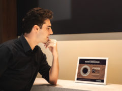 三星推出全球首款采用生物树脂制成的13英寸彩色电子纸E-Paper