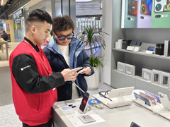 人工智能+消费火热，在京东MALL体验智能眼镜的“生活交互”