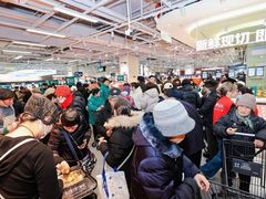 京东七鲜新店开业，茅台价格把山姆摁到地上摩擦