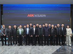 中国移动供应链管理中心总经理朱国弟一行赴海康存储考察调研