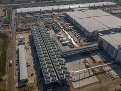 微软 Fairwater AI 数据中心提前上线：搭载数十万块 GB200 超级芯片