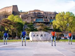 千年石窟遇上赛博力士——机器人舞蹈快闪“五一”亮相云冈石窟