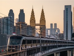 高考后，人生的第一台相机，我推荐这台白色小佳能