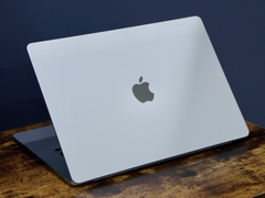 返校季遭遇缺货噩梦：MacBook Air内存短缺延至9月发货，苹果罕见引导用户转向Pro